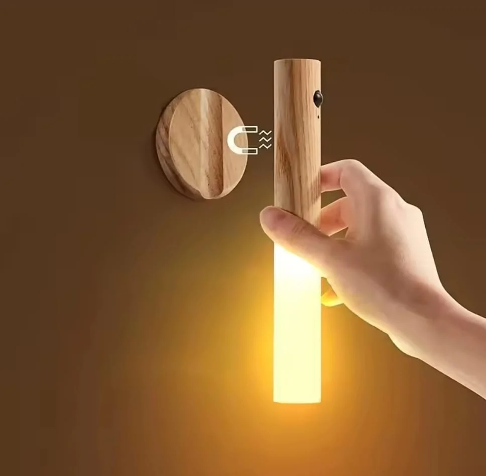 Lámpara Sensor de Movimiento Madera – Luz Cálida y Diseño Natural
