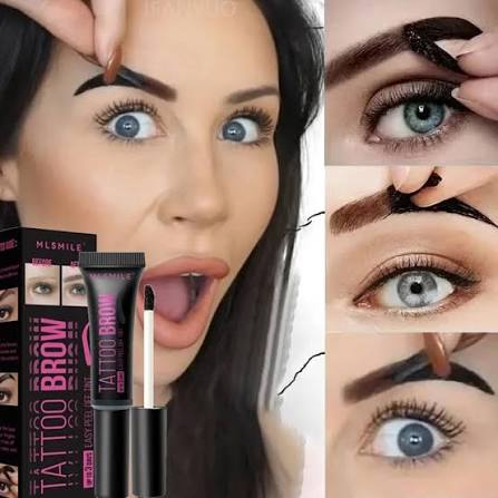 Aplicación del tinte peel-off MLSmile Tattoo Brow en las cejas
